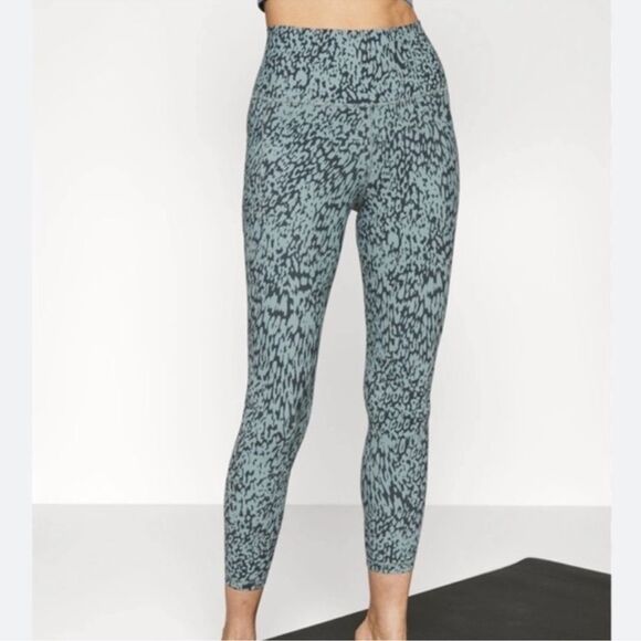 Athleta salutation stash pocket 7/8 tight printed green LT Tall - Picture 1 of 7